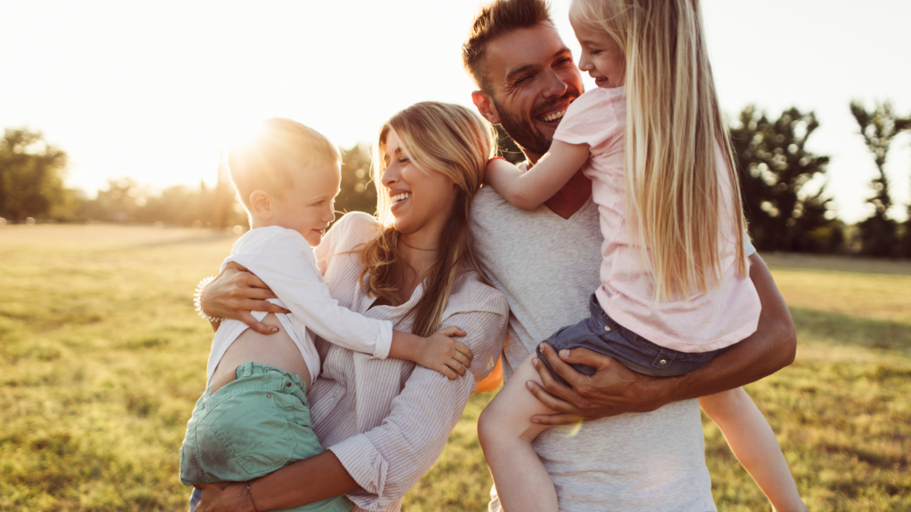 οικογένεια-αγγαλιά